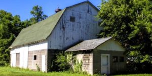 Grange dans un milieu rural